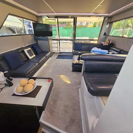 Moonlight Lady, Our Secret On The Med! 船上ホテル トレビエハ