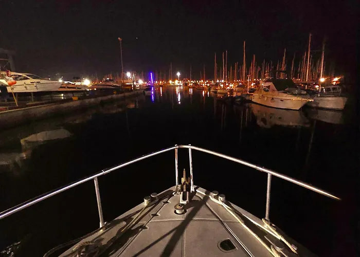 Moonlight Lady, Our Secret On The Med! ספינת מלון *